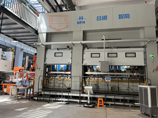 連桿式多工位機(jī)械手機(jī)器特點(diǎn)以及安全使用注意事項講解