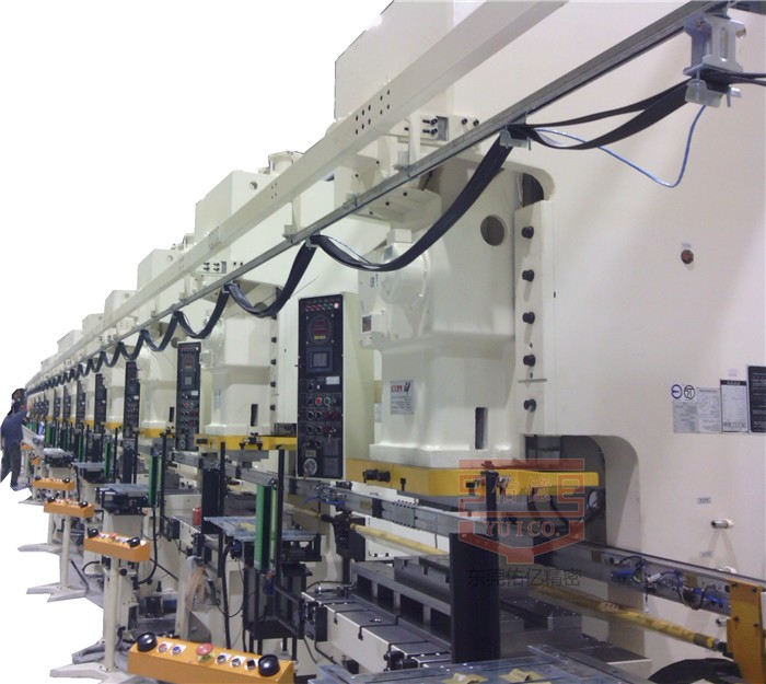 連桿式多工位機械手：驅動自動化沖壓生產的高效、智能解決方案