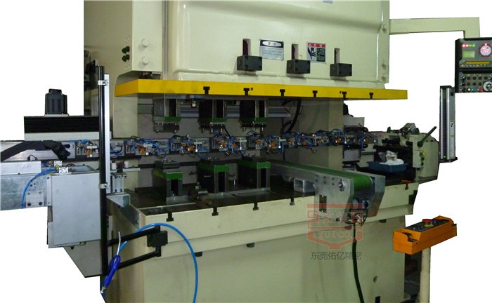 多工位連桿式機(jī)械手技術(shù)指南:特性解析與應(yīng)用要求