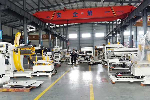 三合一送料機生產車間